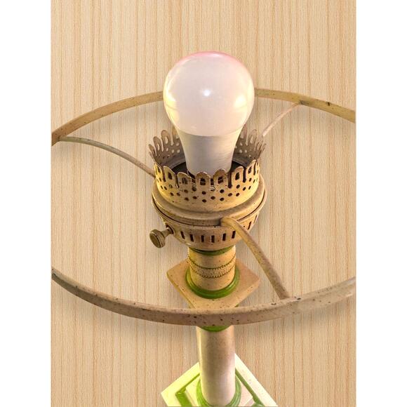 Vintage Aladdin Style Alacite Lamp with Green Trim and Speckled Shade Electric - Picture 11 of 13